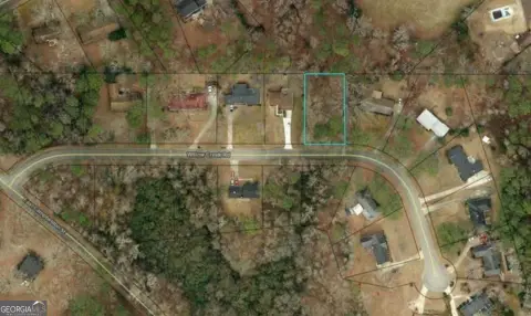 Residential Land in Quiet Neighborhood