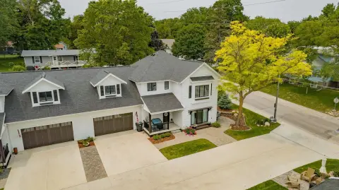 Spacious Duplex Near Iowa Great Lakes