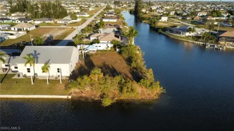 Waterfront Corner Property in Cape Coral