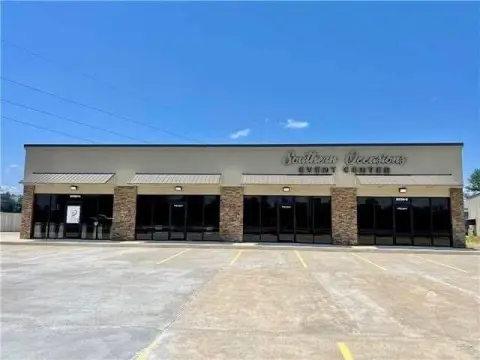 Retail Suite with Break Room Counter