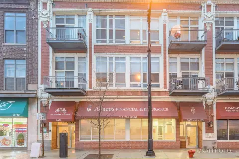 South Loop Storefront Opportunity