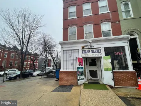 Established Store in NE Washington