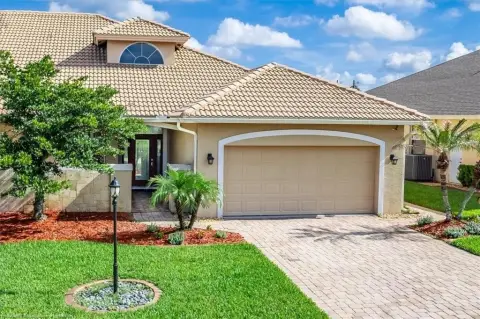 Single-Family Villa with Screened Lanai