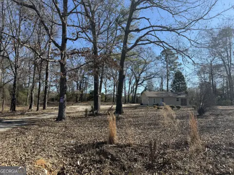 Buildable Lot in Kathleen, GA