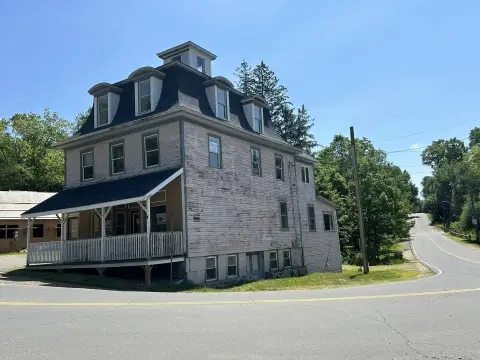 Historic Mixed-Use Mansard Building