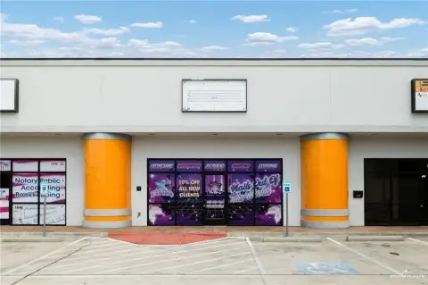 Open-Layout Retail Suite