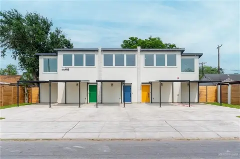 Three-Unit Triplex with Private Yards