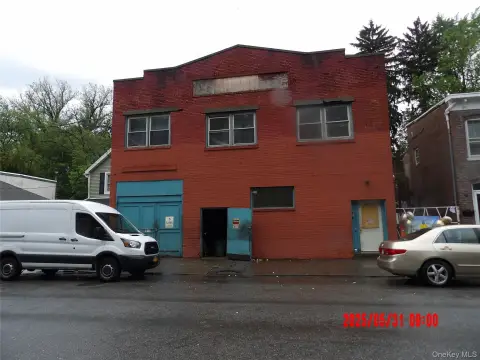 Mixed-Use Building with Open Shop