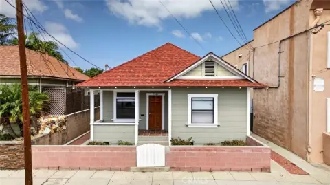 Craftsman-Style Duplex with Garages
