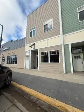 Open-Layout Storefront