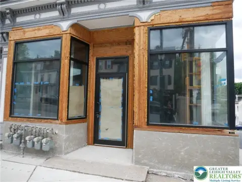 Easton Storefront in High-Visibility Corridor