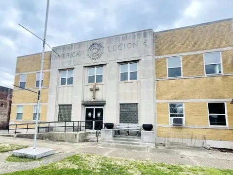 Renovated Commercial Building in Mount Carmel
