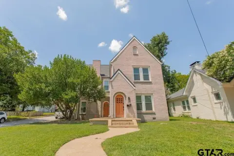 Triplex with Private Cottage
