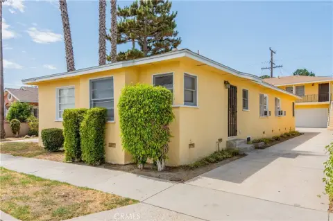 5-Unit Multifamily Building