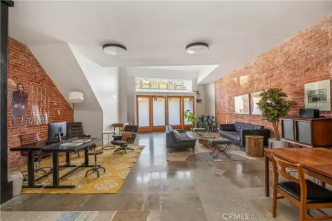Renovated Creative Office/Retail Building