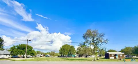 Commercial Land with Salon Building