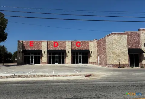 Modern End-Unit Retail Space