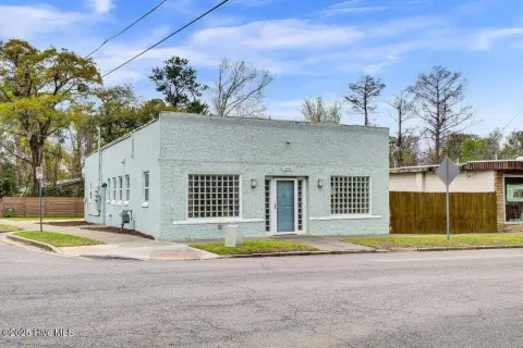 Wilmington Income-Generating Multifamily Property