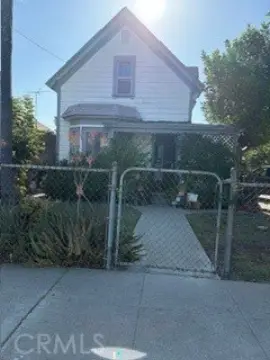 Triplex with Two-Story Front Unit