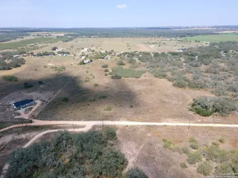 Residential Land in Poteet, TX