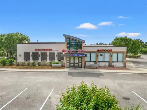 Freestanding Restaurant with Highway Frontage