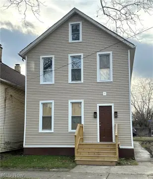 Renovated Duplex in Cleveland, OH