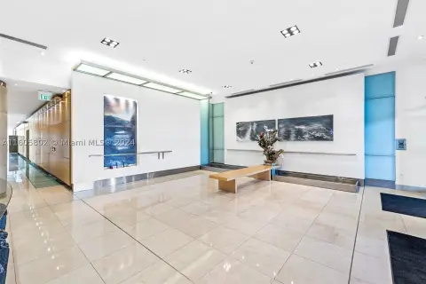 Office Unit with Outdoor Seating