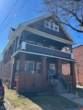 Cleveland Duplex: Investment Opportunity