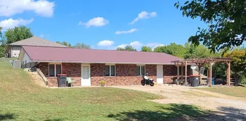 Well-Maintained Duplex in Cassville, MO