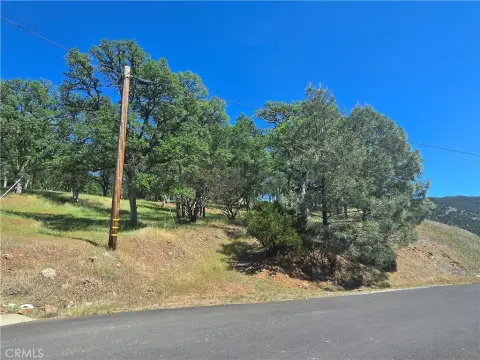Land in Clearlake Oaks
