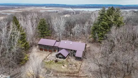 Secluded Log Cabin Retreat