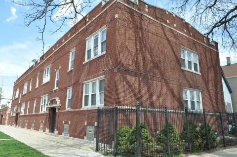 8-Unit Brick Apartment Building