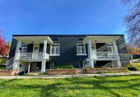 Well-Maintained 5-Plex