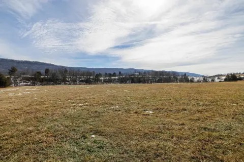 14 Acres in Fulks Run