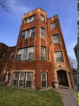 Updated Chicago Four-Unit Near Park