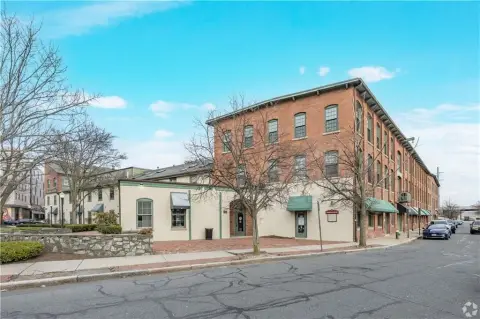 Corliss Landing Commercial Space