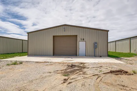 Warehouse Units with Grade-Level Doors