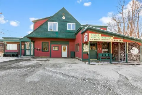 Historic Mixed-Use Carriage House