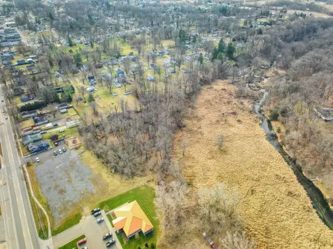 Creek-Bordered Commercial Land