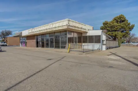 High-Traffic Retail Space Available