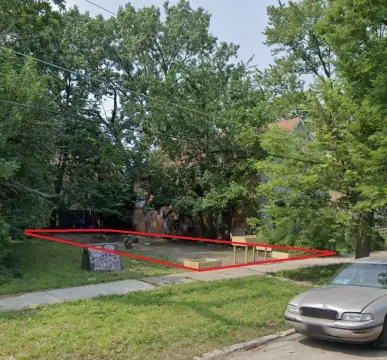 Vacant Lot Near Garfield Park