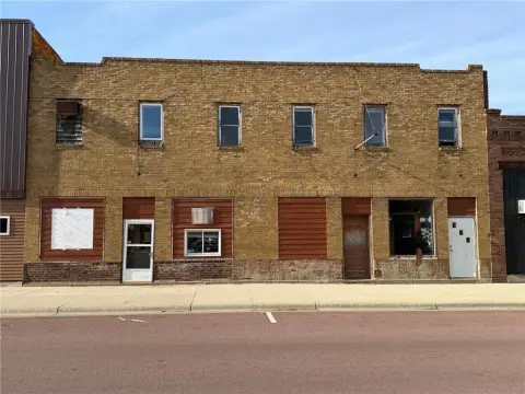 Mixed-Use Property in Westbrook, MN