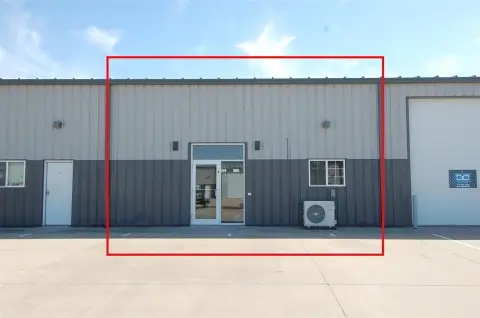 Flex Warehouse with Storefront Door
