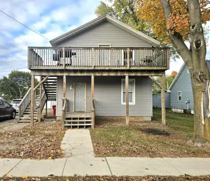 Well-Maintained Tri-Plex in White Pigeon