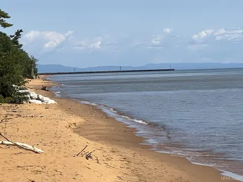 Lake Superior Waterfront Land
