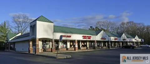 Retail Space in Spotswood Center