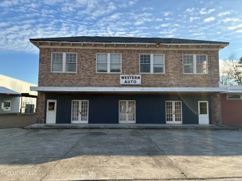 Monticello Commercial Building For Sale