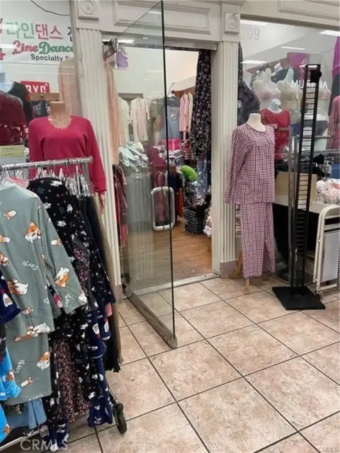 Retail Business Opportunity in Plaza