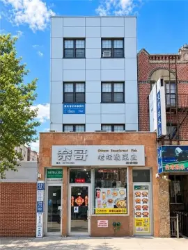 Conventional Restaurant Building