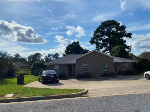 Duplex with 2022 Roof